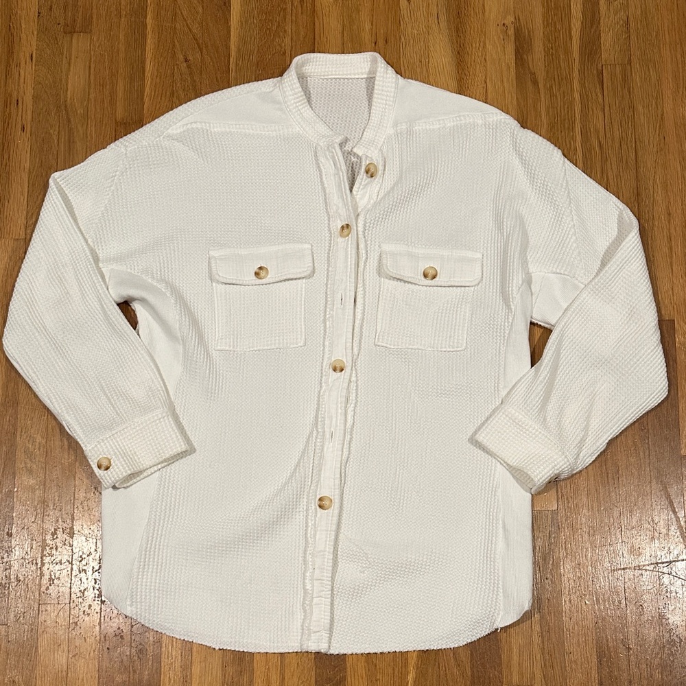 *last chance* Amazon | White Button-Up Shirt with Pockets